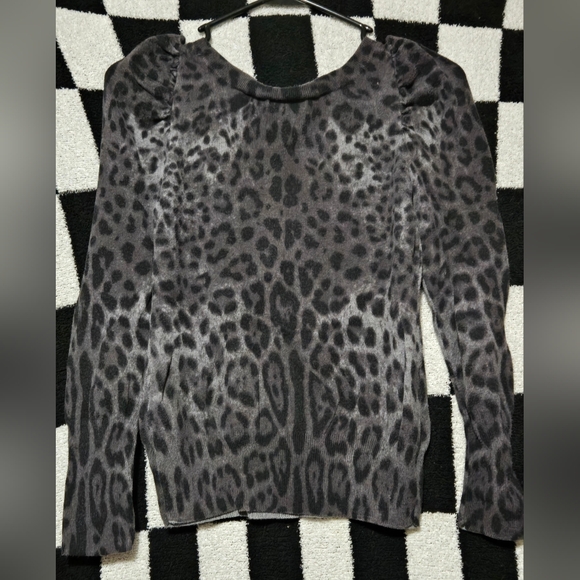 ANA snow leopard animal promt puffy sleeve sweater Petite small - Picture 2 of 3